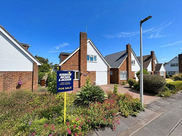 3 Bedroom Bungalow For Sale In St. Barnabas Close, Gillingham, Kent, ME7
