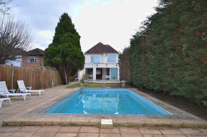 4 Bedroom Detached House To Rent In Penhurst Gardens, Edgware, Middlesex, HA8
