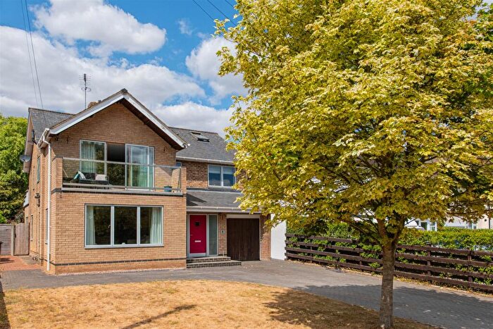 4 Bedroom Detached House For Sale In Paradise Lane, Kettering, NN15