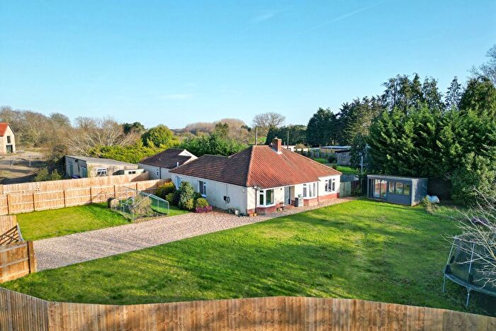 4 Bedroom Bungalow For Sale In Woodview Nurseries, Bentley, IP9