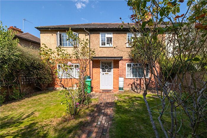 4 Bedroom Semi-detached House For Sale In Limes Avenue, London, SW13