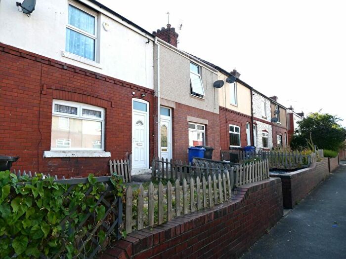 3 Bedroom Terraced House To Rent In Park Road, Askern, DN6