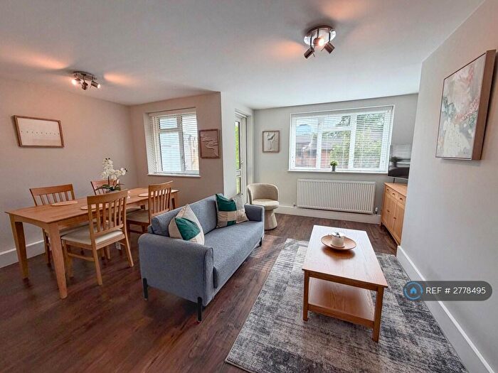 2 Bedroom Flat To Rent In Finborough Road, London, SW10