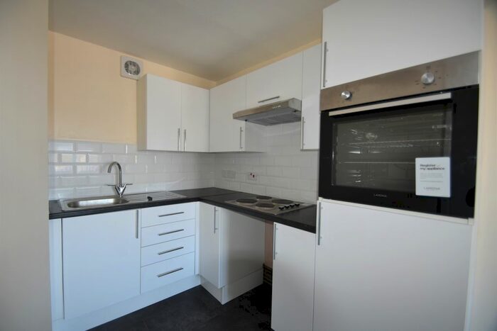 1 Bedroom Flat To Rent In Canal Walk, Portsmouth PO1