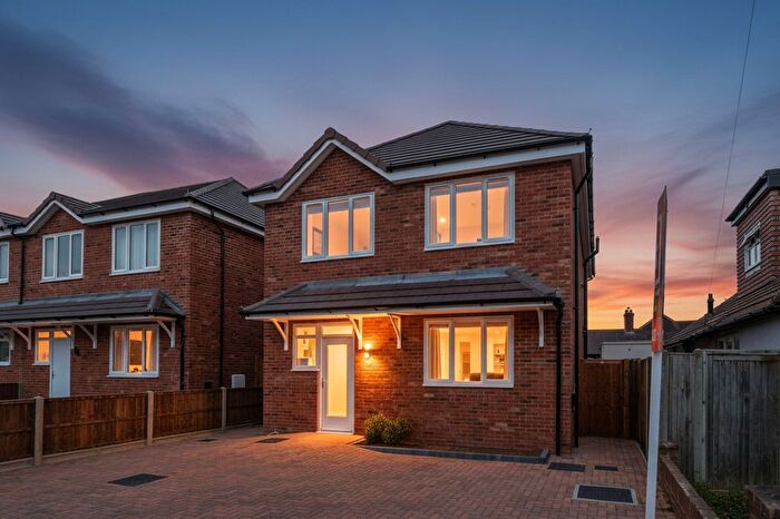 4 Bedroom Detached House For Sale In Acacia Avenue, Ruislip, HA4