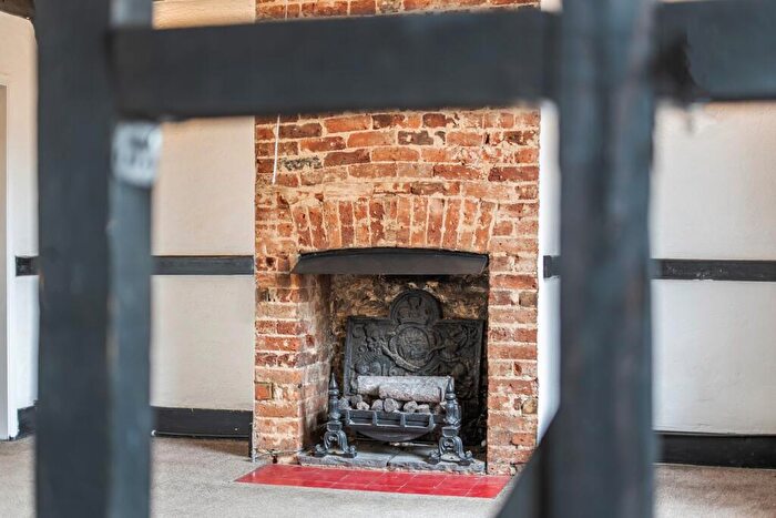 3 Bedroom Terraced House For Sale In Hatchlands Road, Redhill, RH1