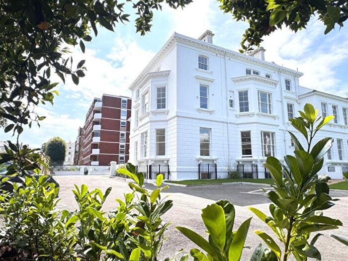 2 Bedroom Flat For Sale In Hartington Place, Eastbourne, BN21