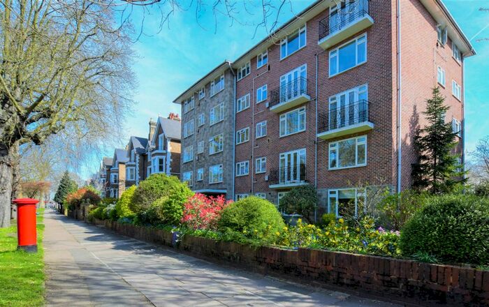 2 Bedroom Flat To Rent In Kew Road, Kew, Richmond, TW9