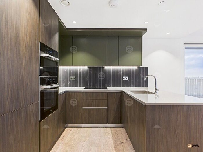 3 Bedroom Flat To Rent In Gasholder Place, SE11