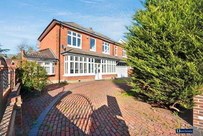 8 Bedroom Detached House For Sale In Parkstone Avenue, Emerson Park, Hornchurch, RM11
