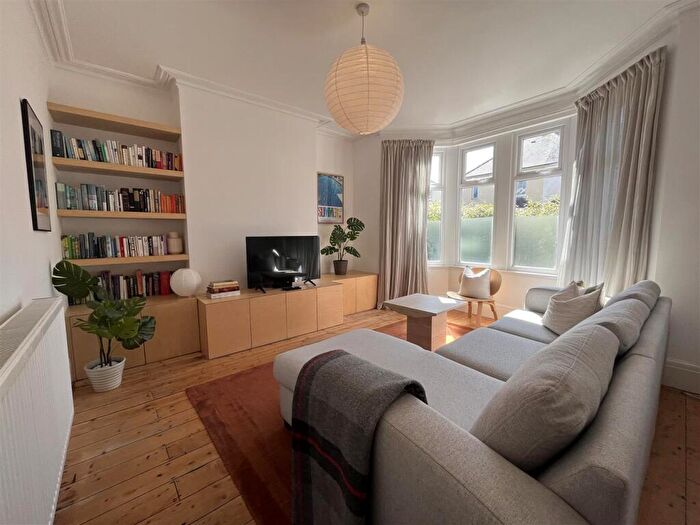 3 Bedroom Terraced House For Sale In Lansdowne Road, Cardiff, CF5