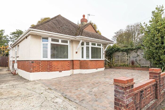 3 Bedroom Detached House To Rent In Mile Oak Road, BN42