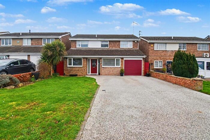 4 Bedroom Detached House For Sale In Tower Hill Road, Corby, NN18