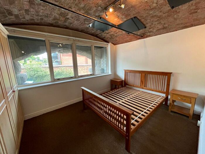 2 Bedroom Apartment To Rent In Waterloo Warehouse, L3