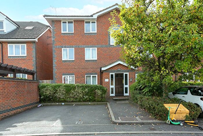 2 Bedroom Flat For Sale In Gade Close, Watford, WD18