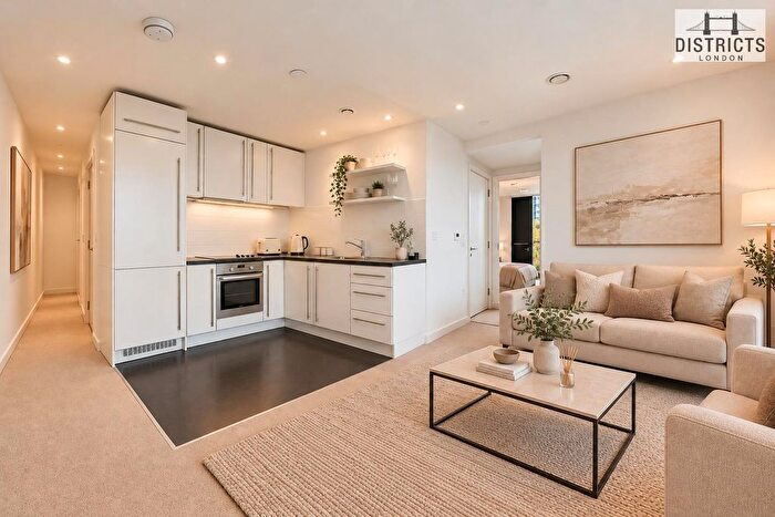 2 Bedroom Flat For Sale In Strata Building Walworth Road, SE1