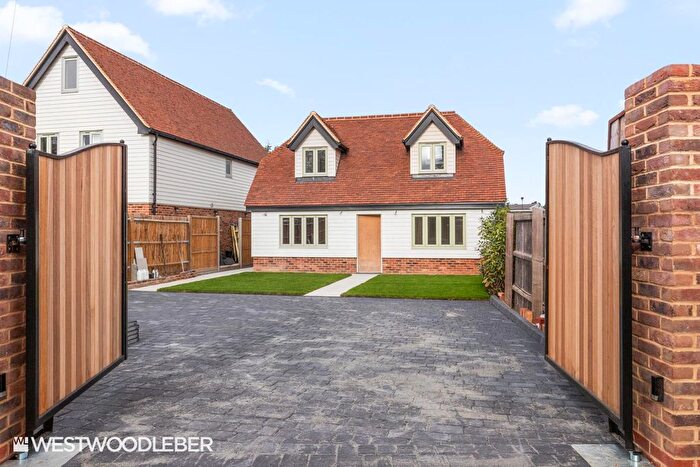 3 Bedroom Detached House For Sale In Common Road, Waltham Abbey, EN9