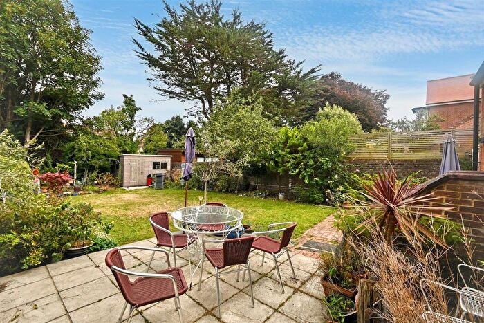 3 Bedroom Flat For Sale In Arlington Road, Eastbourne, BN21