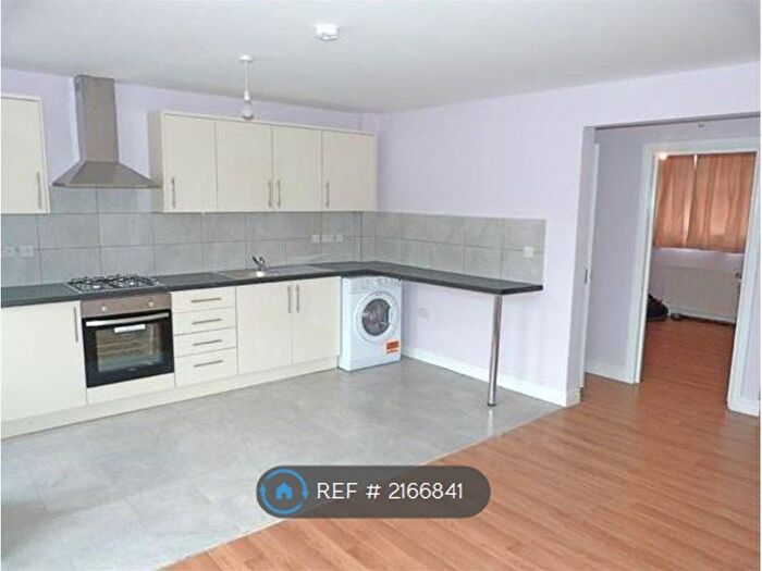 1 Bedroom Flat To Rent In First Floor, Rayners Lane, HA5