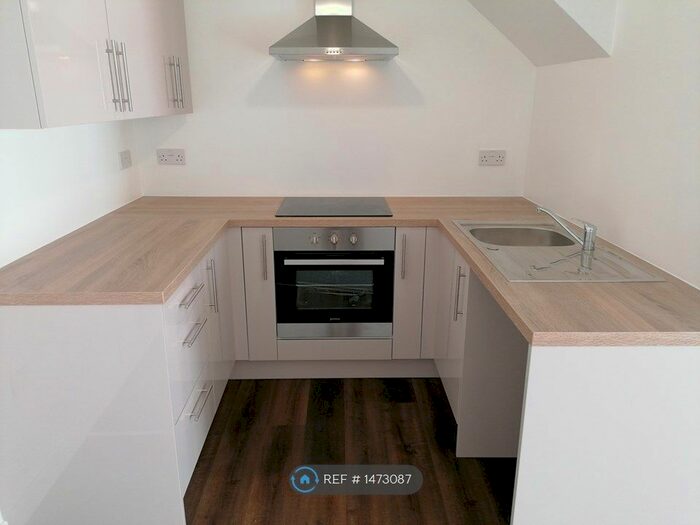 2 Bedroom End Of Terrace House To Rent In Central Place, Honiton, EX14