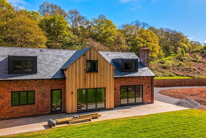 4 Bedroom Detached House For Sale In Bridgnorth Road, Kidderminster, Worcestershire, DY11