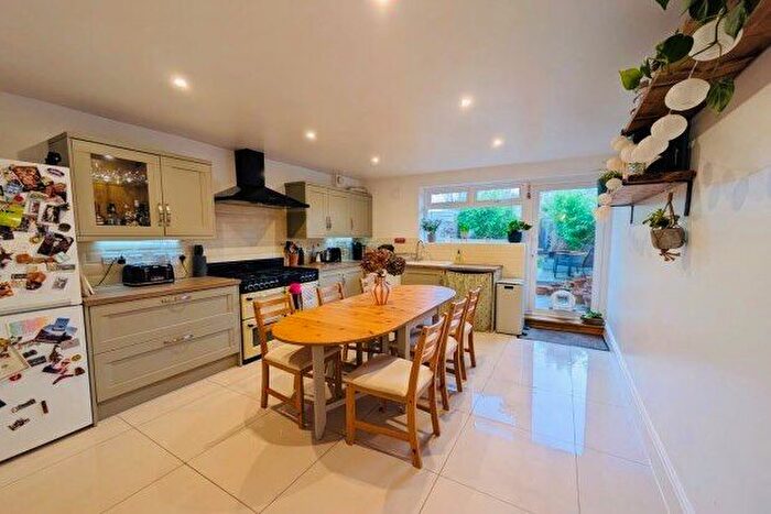 2 Bedroom Property To Rent In Mill Road, Crawley, RH10