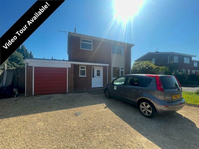 3 Bedroom House To Rent In Pavan Gardens, Bournemouth, BH10