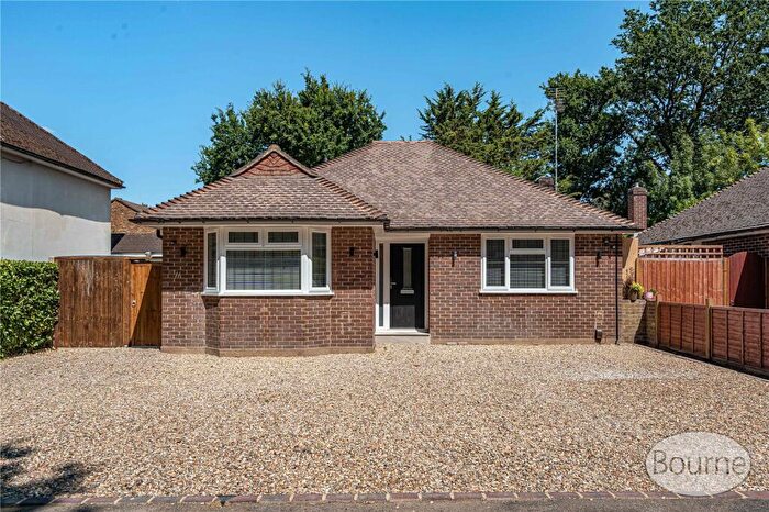 House Of Multiple Occupation To Rent In Loncin Mead Avenue, New Haw, Addlestone, Surrey, KT15