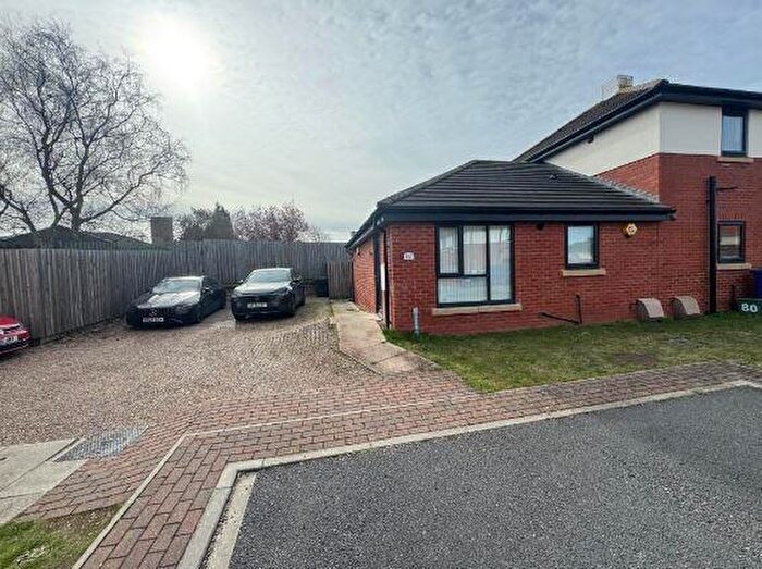 2 Bedroom Semi-Detached Bungalow For Sale In Hoddesdon Crescent, Dunscroft, Doncaster, DN7