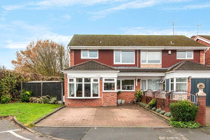 3 Bedroom Semi Detached House For Sale In Beech Tree Close, Kingswinford, DY6