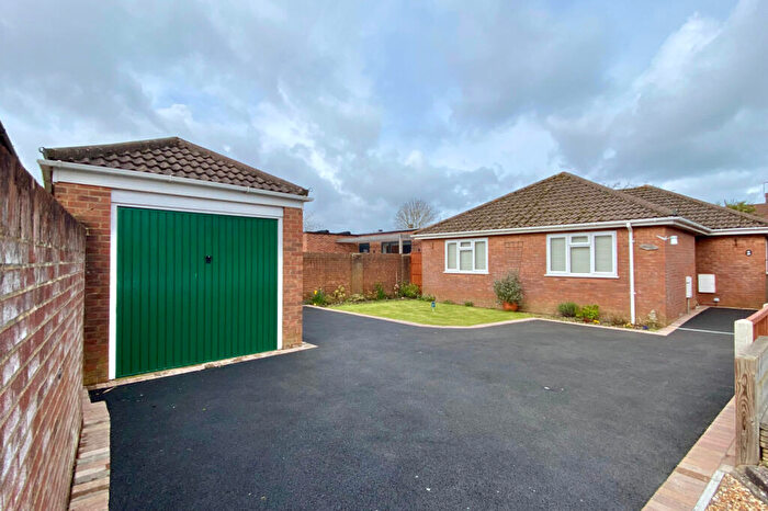 3 Bedroom Detached Bungalow For Sale In Cloughs Road, Ringwood, BH24