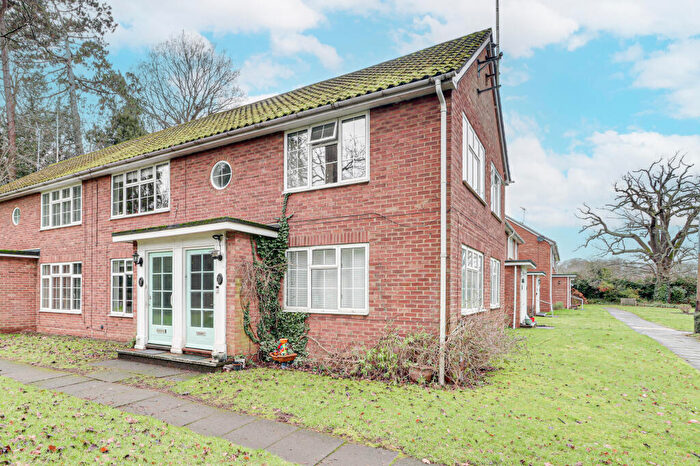 3 Bedroom Maisonette For Sale In Westminster Court, St. Albans, Hertfordshire, AL1