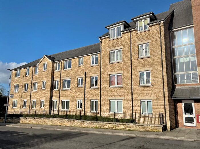 1 Bedroom Flat For Sale In Castle Lodge, Gladstone Road, Chippenham, SN15