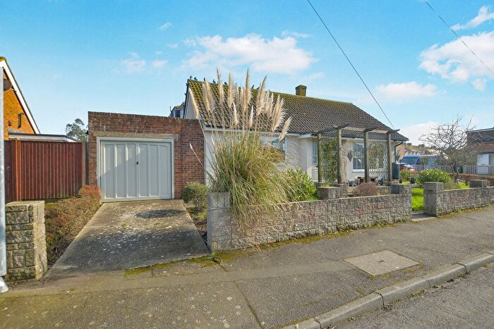 2 Bedroom Bungalow For Sale In Firs Close, Folkestone, Kent, CT19