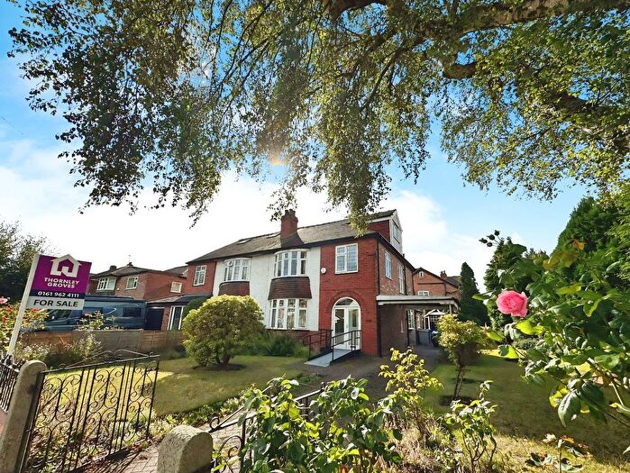 4 Bedroom Semi Detached House For Sale In Northenden Road, Sale, Greater Manchester, M33