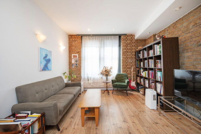 2 Bedroom Flat For Sale In Chandlery House, Gowers Walk, Aldgate, London, E1