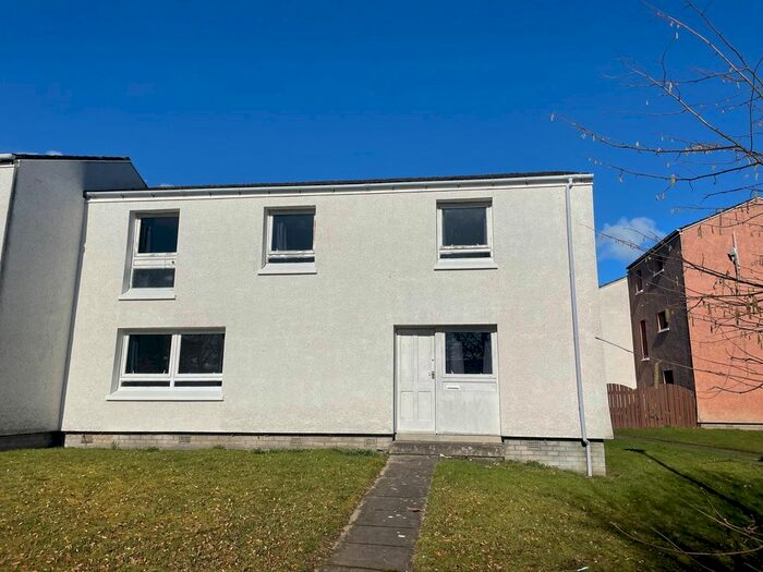 4 Bedroom End Of Terrace House For Sale In Cromarty Drive, Invergordon, IV18