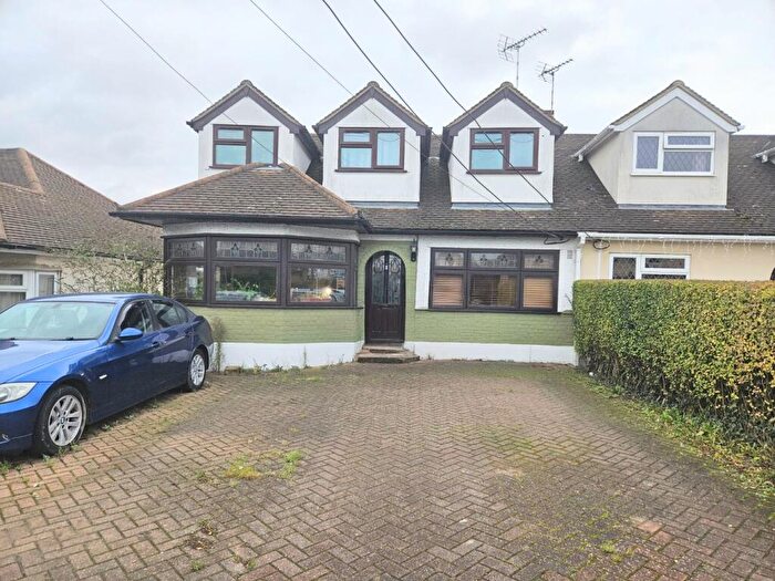5 Bedroom Semi-Detached House For Sale In Willow Walk, Hockley, Essex, SS5