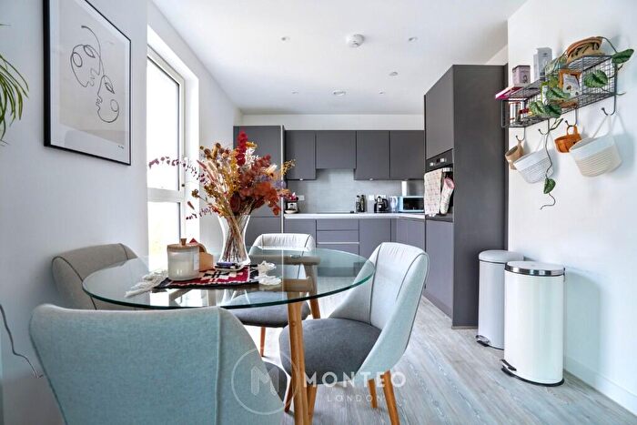 2 Bedroom Apartment To Rent In Chamberlain Court, Ironworks Way, London, E13