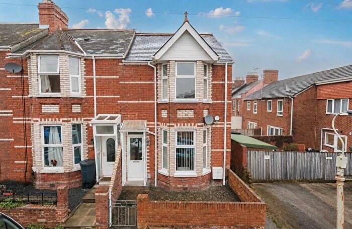 3 Bedroom End Of Terrace House For Sale In Landhayes Road, Redhills, EX4