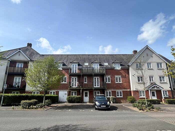 2 Bedroom Apartment For Sale In Wellesbourne Crescent - Modern Ground Floor Apartment - No Chain, HP13