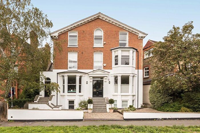 3 Bedroom Flat To Rent In Crooked Billet, London, SW19