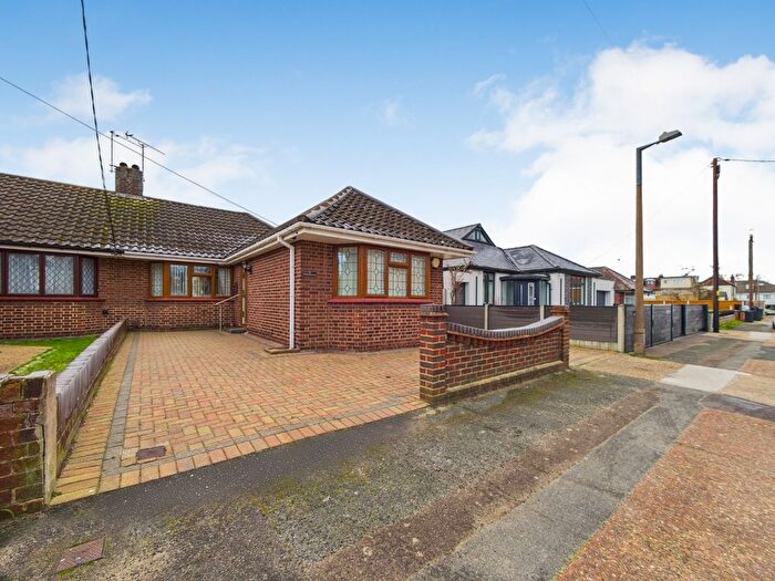 2 Bedroom Semi Detached Bungalow For Sale In Garth Road, South Ockendon, Essex, RM15