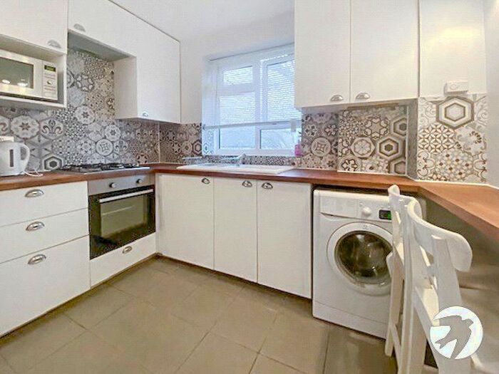 3 Bedroom Flat To Rent In Champion Road, Sydenham, London SE26