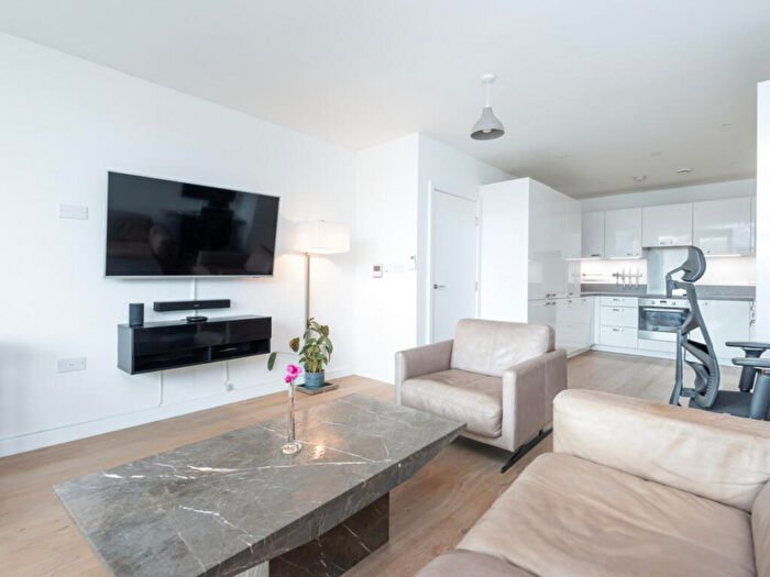 1 Bedroom Apartment For Sale In Lombard Road, London, SW11