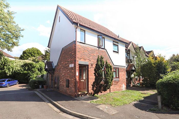 Studio For Sale In Osprey Close, West Drayton, UB7