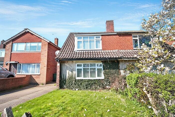 3 Bedroom Semi Detached House For Sale In Iris Road, West Ewell, Epsom, Surrey, KT19