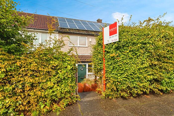 3 Bedroom Terraced House For Sale In Fields Farm Road, Hyde, Greater Manchester, SK14