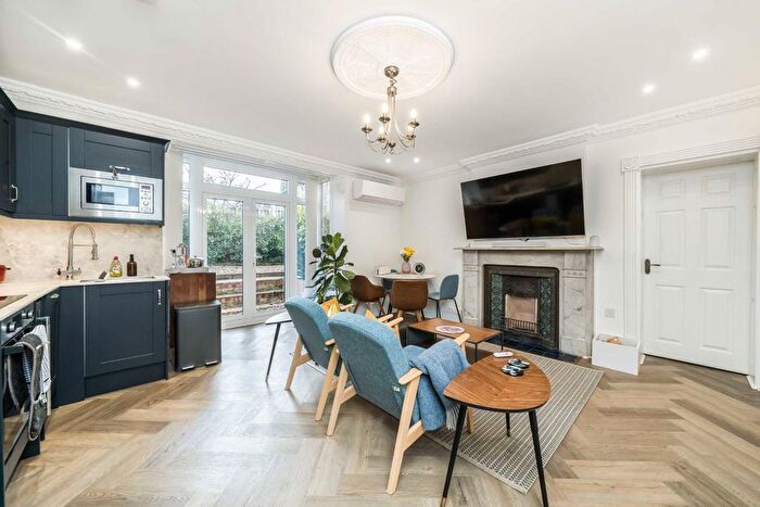 2 Bedroom Flat To Rent In Churchfield Road, London, W13