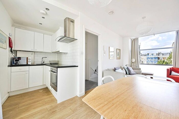 2 Bedroom Maisonette To Rent In Amberley Road, Maida Vale, London, W9